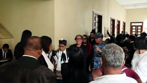 Tres meses de prisión para acusado de robar en casa de Kenny Grullón