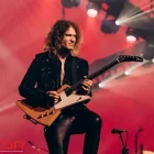 Dave Keuning, integrate The Killers.