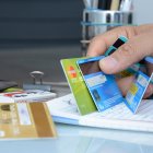 Las tarjetas de crédito son la principal puerta de entrada al sistema financiero, ya que el 56.6% de los nuevos deudores ingresó a través de este instrumento en los últimos 12 meses, unos 94,585 deudores.