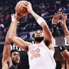 Karl-Anthony Towns (32) fue pieza importante en la victoria de Nueva York.