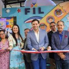 El ministro Roberto Ángel Salcedo en Feria del Libro.