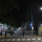 Militares custodian las inmediaciones del Palacio Presidencial de Miraflores tras varias detonaciones y explosiones en la madrugada de este sábado en Caracas, Venezuela. EFE/Miguel Gutiérrez