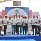 El presidente Luis Abinader  corta la cinta para dejar inaugurado un polideportivo en la provincia Dajabón.