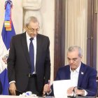 El presidente Luis Abinader en la firma del decreto,  en el Palacio.  José Francisco Álvarez.