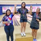 Paula Morón, al centro junto  Yaniris de la Cruz y  Crystal Rivas,