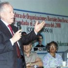 Reconoce al Papa y otras personalidades