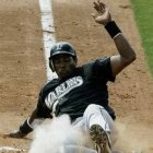 Abraham Núñez pega de 4-4, incluyendo dos jonrones