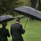 Bush celebra triunfo con su gabinete e inicia descanso