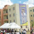 Leonel entrega 232 apartamentos;<BR>beneficiarios apoyan la reelección