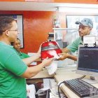 Bajan precios de repuestos<BR>por eliminación de impuestos