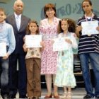 Primera Dama entrega premios concurso infantil