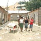 En El Hoyo de La Zurza se<BR>socava el destino de 50 familias