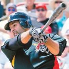 Bautista pega jonrón pero Piratas pierden