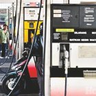Los precios de los combustibles benefician a algunos; perjudican