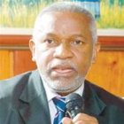 <P>La educación pública tiene déficit de 17 mil aulas</P>