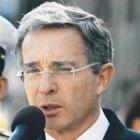 Uribe dice gobierno extranjero busca imponer nuevo Presidente