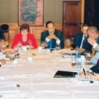 PE asigna 30% de los ingresos estimados 2011 para Educación