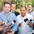 <P><STRONG>César Cedeño<BR></STRONG>Perredeístas negocian salida a crisis</P>