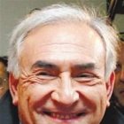 Cree amigos Strauss-Kahn ofrecieron dinero mujer