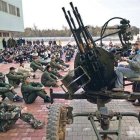 Opositores a Gadafi rechazan ir a <BR>diálogo y forman consejo militar