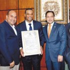 Cámara de Diputados reconoce labor  de pelotero Robinson Canó