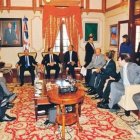 Presidente reúne generadores