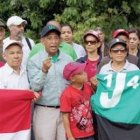Decenas recuerdan a los caídos de Las Manaclas
