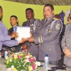 Jefe PN entrega certificados líderes comunitarios SDE