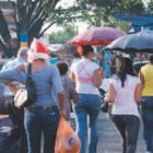 Onda tropical causará chubascos este lunes