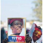 Aristide interrogado en su casa