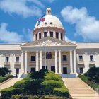 <P>Una ley honra a Los  Palmeros</P>