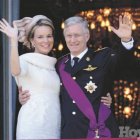 Príncipe Felipe asume al trono de Bélgica al abdicar su padre