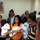 Los tres bebés sobrevivientes al parto de quintillizos fueron dados de alta hoy