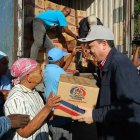 Plan Social entregó 800 cajas navideñas en barrios del Gran Santo Domingo. 