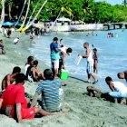 En las aguas del río Nizao y en la playa Palenque fue donde más bañistas hubo el día de ayer