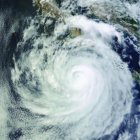 Tormenta Edouard se convirtió en huracán