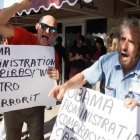 Los manifestantes entregaron en la Casa Blanca una carta firmada por 126 expresos políticos. Fuente externa.