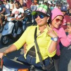 Fanaticos desfilan por la ciudad