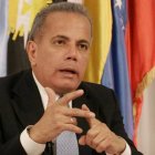 Detienen al excandidato presidencial Manuel Rosales al llegar a Venezuela