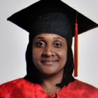 Lo que debió convertirse en un día de alegría y festejo para la familia de Paola Restituyo Arias, quien luego de ocho años de esfuerzos y empeño alcanzó el tan anhelado título de licenciada en Derecho en la Universidad Autónoma de Santo Domingo (UASD), será recordado con tristeza, luego de que un accidente de tránsito en el kilómetro 10 de la Autopista de las Américas le arrebatara la vida la noche del domingo.