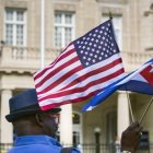 Cuba y EEUU banderas