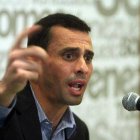  Capriles señala servicio de inteligencia como grupo de espionaje.
