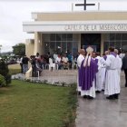 Durante la misa, el obispo Héctor Rafael Rodríguez dio las gracias al alcalde Rodríguez.