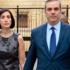 Raquel Arbaje junto a su esposo Luis Abinader