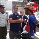 Conversando con motoristas