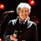 Dylan, Kesha ajustan canciones para honrar a parejas LGBTQ