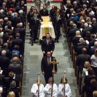 Risa y llanto en funeral de ex primera dama Barbara Bush