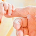 Ciudad italiana niega registro a bebé de madres lesbianas