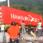 Video: Patana pierde el control en carretera y  deja varias personas heridas