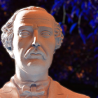 Presentan escultura del padre de la patria dominicana en un museo de Pekín